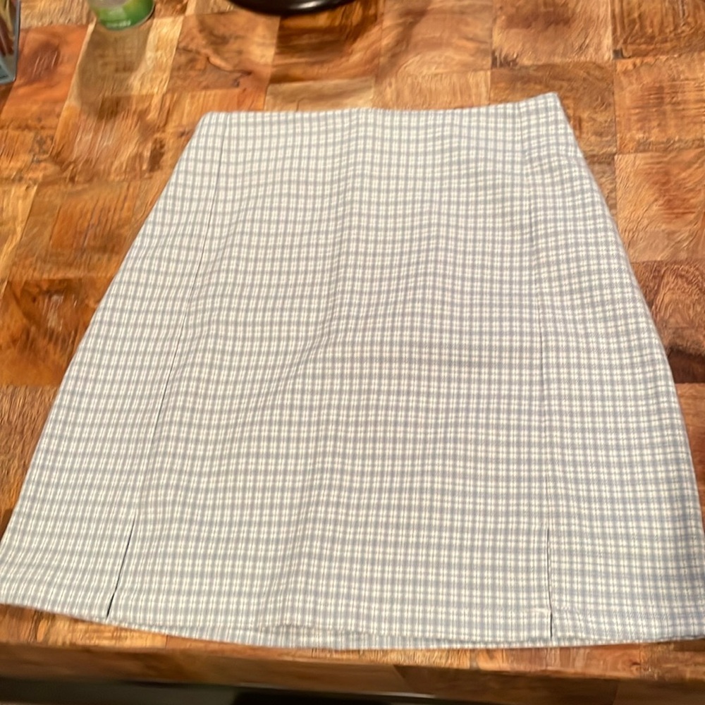 Cute blue/gray plaid girls skirt!
